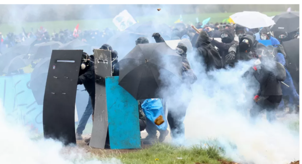French police fight water reservoir protestors 2023 1