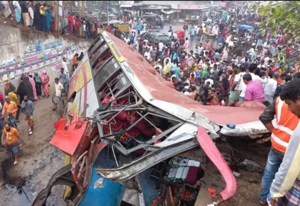 Bangladesh bus disaster kills 17 2023 1