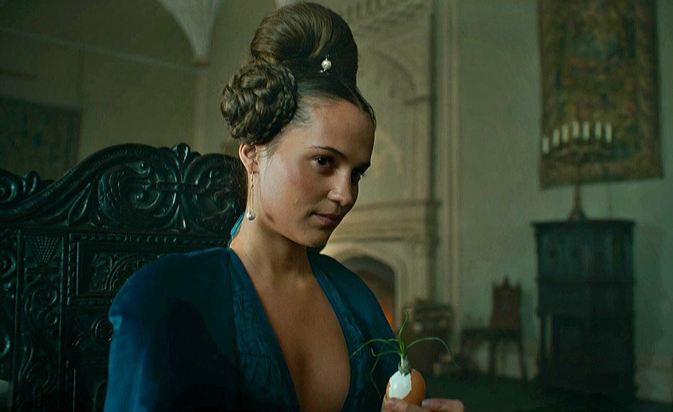 Firebrand: Exclusive First Look At Alicia Vikander In Cannes-Bound Thriller That Pits Her Against Jude Law's Scheming Henry VIII 2023 3