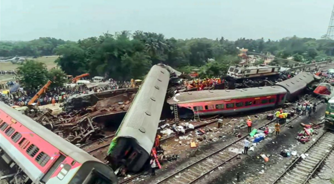 Coromandel Express Coach's Horrific Video Before Deadly Odisha Train Accident 2023 3